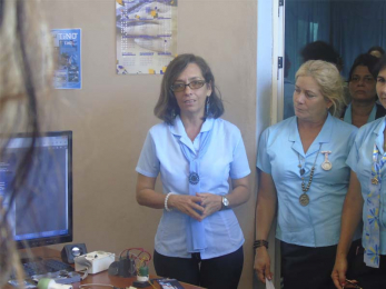 Presentación de la revista Tino por parte de su directora.