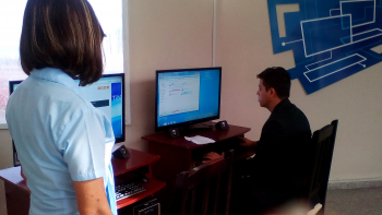 Alexander Díaz (Comunicador Nacional) y Yolagny Díaz (Directora de la revista Tino)