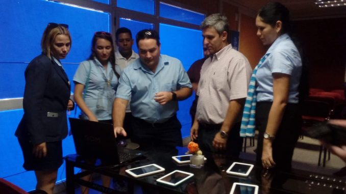 Visita al Centro de Informacion Revista Tino - Ministro de Comunicaciones