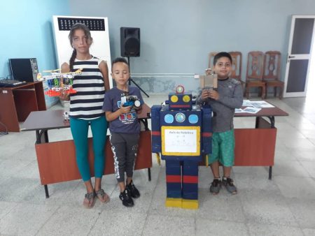 Fig. 2. Segundo premio «Robot Mascotabot», Villa Clara de la III Competencia Nacional de Robótica- #RevistaTino 