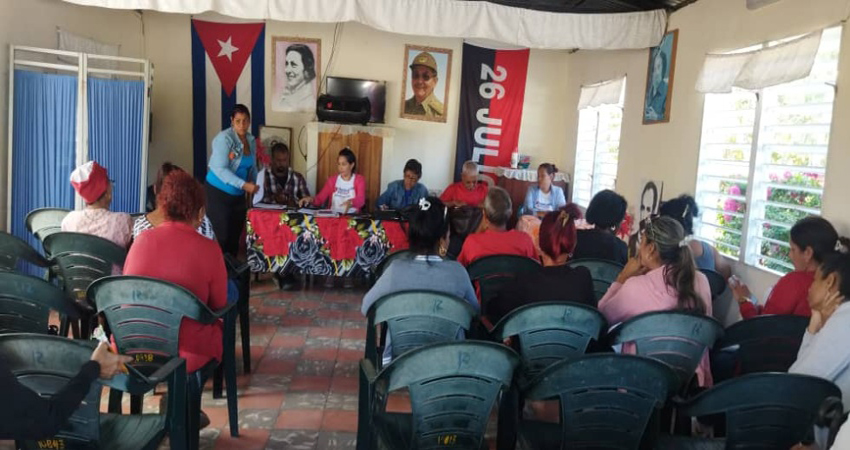 Fig. 1. Formación vocacional. Charla con los estudiantes de duodécimo grado
