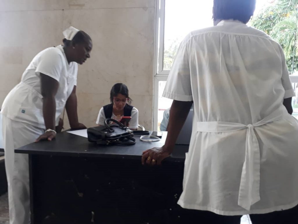 Fig. 1. Joven Club desde el Hospital Docente Mario Muñoz Monroy #RevistaTino