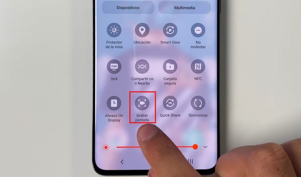 1. Busca la opción Grabar pantalla. #RevistaTino