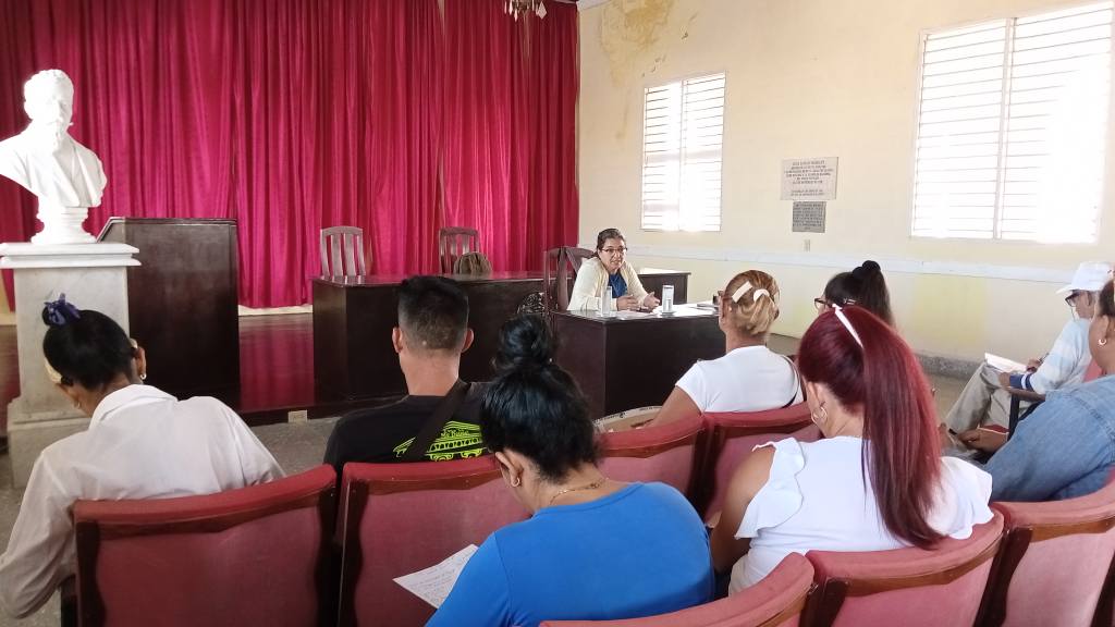 Fig. 1. Presentación de la estrategia #RevistaTino